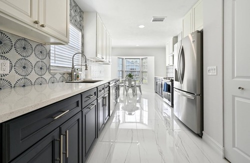 Coachman Glen Villa | Spacious+cozy house, near the beach, heated pool.