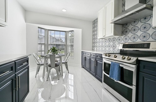 Coachman Glen Villa | Spacious+cozy house, near the beach, heated pool.