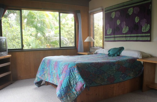 Keaau House | Spacious, Custom, Fully Equipped, Centrally Located For East Hawaii Sights