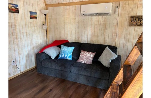 Kirby House | Spacious Double Loft Cabin Near Lake Greeson Pet-Friendly– Sleeps 8