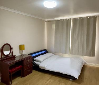 Heath House | Spacious Double Room