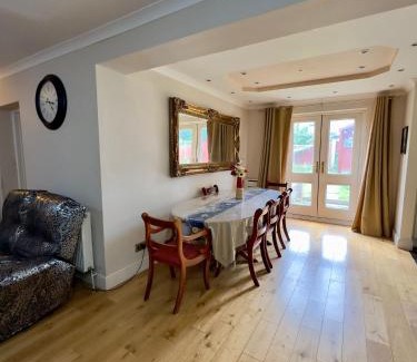 Heath House | Spacious Double Room