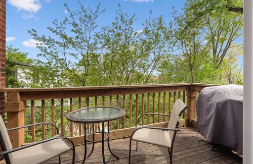 Richmond Heights House | Spacious Duplex - Quiet Neighborhood, Pet Friendly