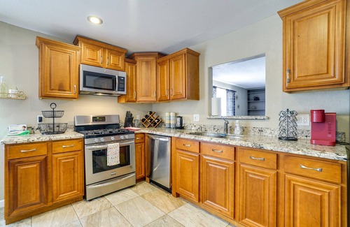 El Paso House | Spacious El Paso Home w/Seasonal Pool!