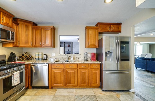 El Paso House | Spacious El Paso Home w/Seasonal Pool!