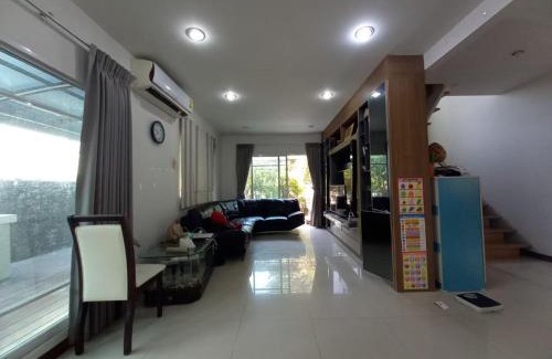 Bang Prok House | Spacious Entire House with shared Fitness Room and Shared Indoor Pool in club