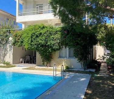 Mithatpasa Villa | Spacious Exquisite 5BR Villa with Private Pool