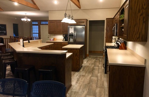 Laurelville House | Spacious Family Friendly Lodge/Home located in the beautiful Hocking Hills.