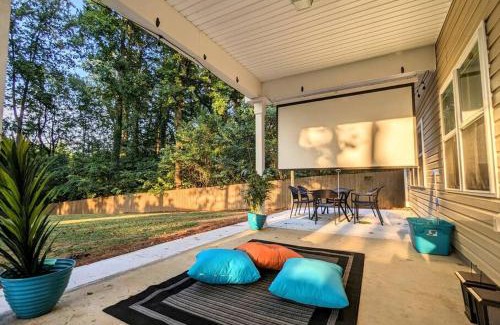 Hidden Valley House | Spacious Family Friendly Home with Large Fenced in Yard