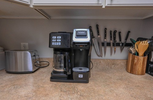 Thayerville Ski Chalet | Spacious family-friendly chalet w/fenced dog run & large deck near the lake/Wisp