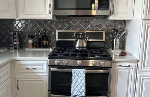 Sebring House | Spacious Family friendly home across from Lake Jackson, near downtown Sebring.