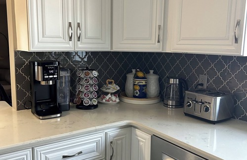 Sebring House | Spacious Family friendly home across from Lake Jackson, near downtown Sebring.