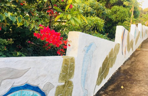 Kaimuki House | Spacious Family Home With Gorgeous Sunset Views of Diamond Head