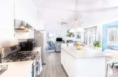 Farmington House | Spacious Family Retreat in Farmington – 6BR with Private Yard, Close to Parks