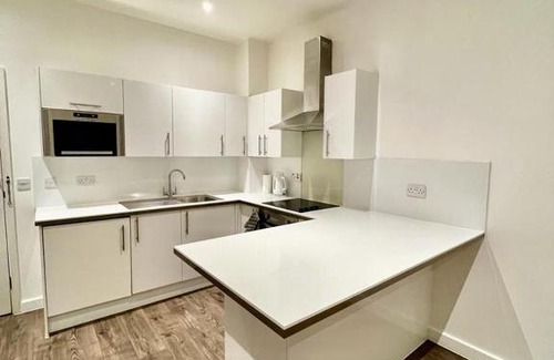 Fairfield Apartment | Spacious Flat in West Croydon