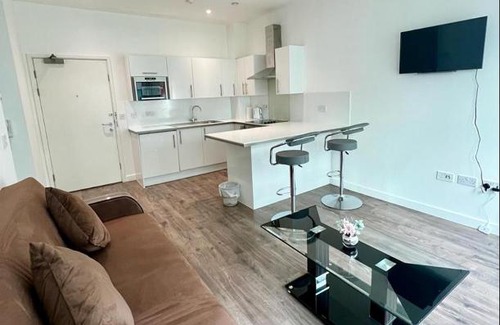 Fairfield Apartment | Spacious Flat in West Croydon