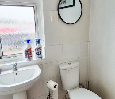 Bicester Apartment | Spacious Flat Near Train Station - By ShireStays
