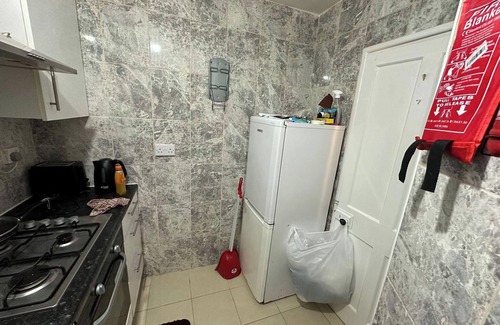 Bethnal Green Apartment | Spacious Flat - Sleeps 6 - Heart of London