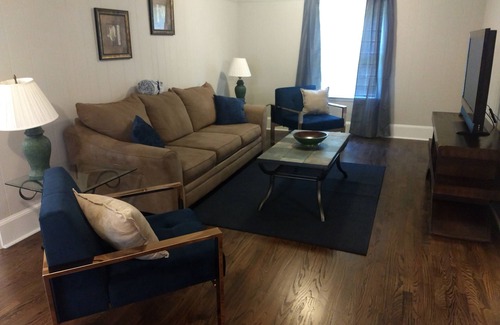 Sherwood Forest House | Spacious Four-bedroom house in charming Charlotte, Prime Location!