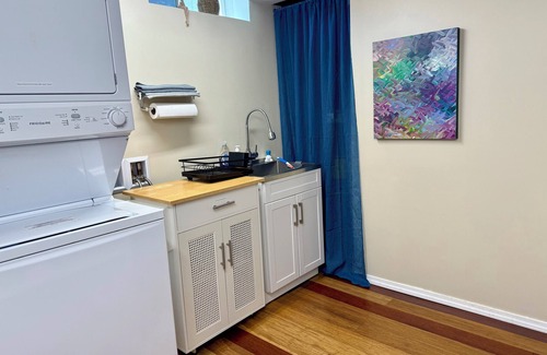 Montavilla House | Spacious Getaway Near Mt Tabor Park—Sleeps 4, Kitchen, WD, Workspace, Patio