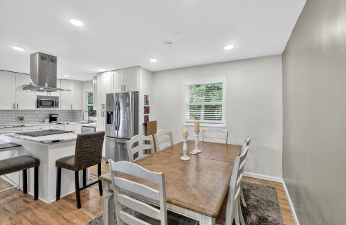 Woodbridge House | Spacious Getaway Near DC & Potomac River home