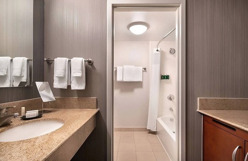 Camelback East Hotel | Spacious Good-Value Accommodation! Close to Historic Heritage Square, w/Pool!