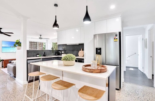 Aeroglen Apartment | Spacious Ground-Floor Escape: Your Private 3-Bedroom Getaway Near Nature & Local Attractions