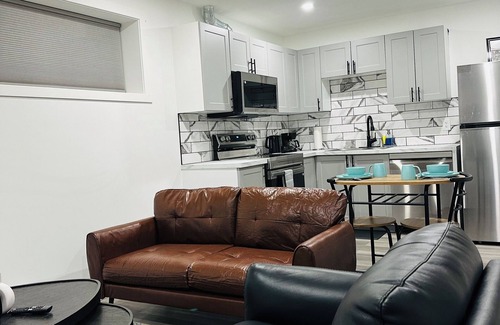 Regina House | Spacious guest suite in Regina, Canada