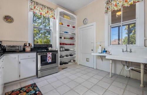 Five Points South House | Spacious Historic Family Home Near UAB