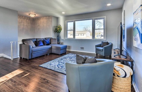Colonia House | Spacious Home ~ 11 Mi to Staten Island!