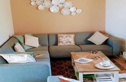 Caniac-du-Causse House | Spacious holiday home in Caniac-du-Causse with Hot Tup