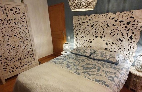 Caniac-du-Causse House | Spacious holiday home in Caniac-du-Causse with Hot Tup