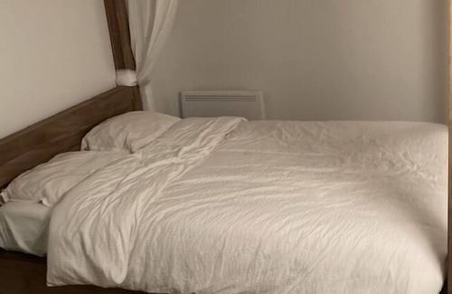 Caniac-du-Causse House | Spacious holiday home in Caniac-du-Causse with Hot Tup