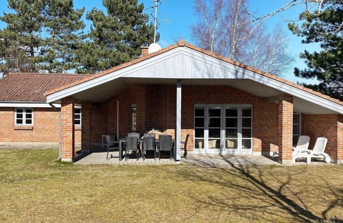 Kramnitse House | Spacious Holiday Home in Rodby with Sauna