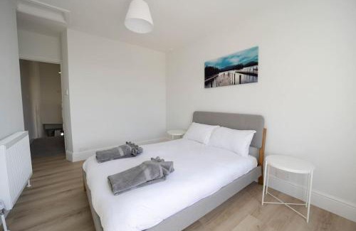 Porthcawl House | Spacious Holiday Home in Porthcawl