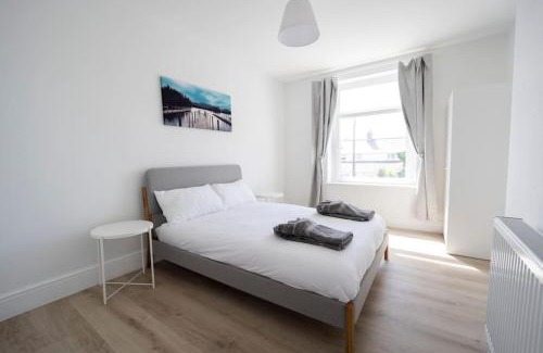 Porthcawl House | Spacious Holiday Home in Porthcawl