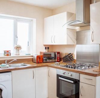 Harrogate Apartment | Spacious Holiday Home with Free Parking