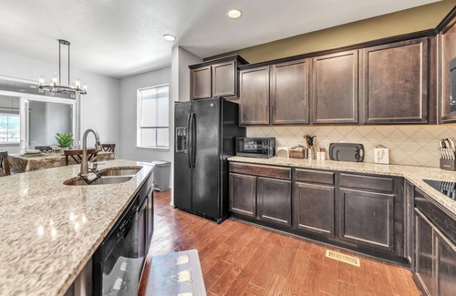 Brighton House | Spacious Home for Families + Near Denver