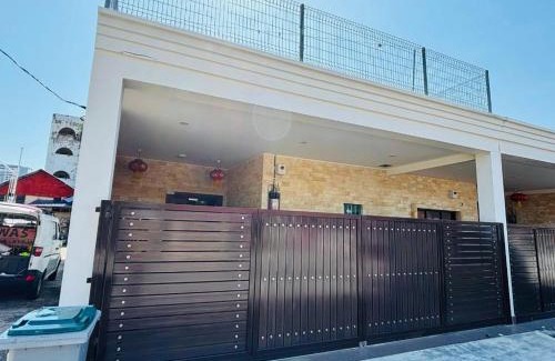Malacca City House | Spacious Home for Families, COMFY HILL