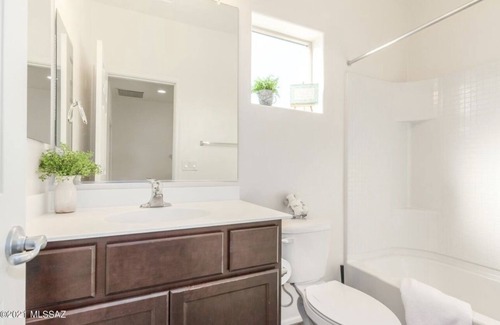 Limberlost House | Spacious Home in Great Location