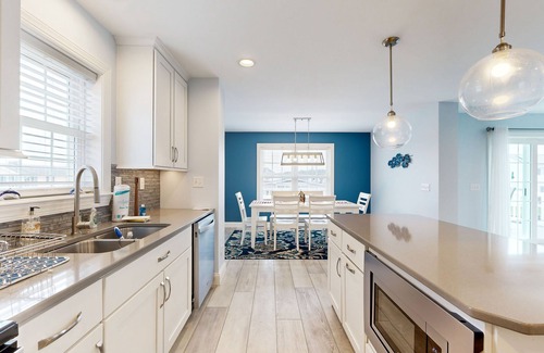 Keen-Wik On the Bay House | Spacious home w/community boat launch, dock, patio, W/D, & AC