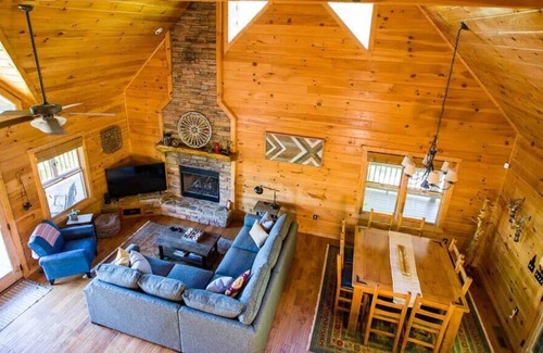 Cherry Log House | Spacious Home w/Views, Hot Tub & All Paved Access