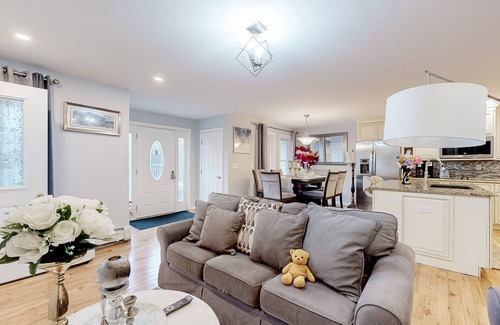 Westbrook House | Spacious home with large yard, great for groups, close to Portland & beaches