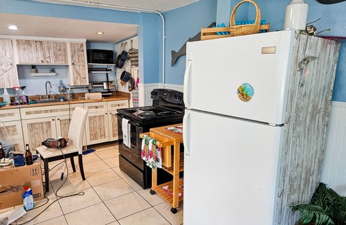 Chassahowitzka House | Spacious home with private yard, 2 kitchens, close to springs