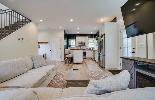 Hopkins House | Spacious Hopkins Home ~ 9 Mi to Minneapolis!
