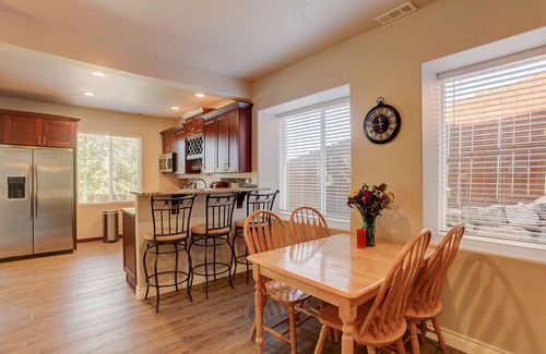 Cumbre Vista House | Spacious, Hot Tub, Sauna, Workout Rm, AFA, Schriever, Carson, Olympic Training