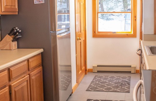 Gilford House | Spacious house across the street from Lake Winnipesaukee