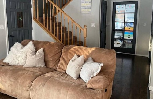 College House | Spacious house and yard, close to town and activities