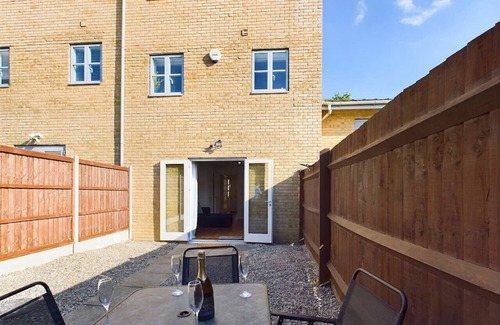 Cheltenham House | Spacious House | Parking | Business & Leisure