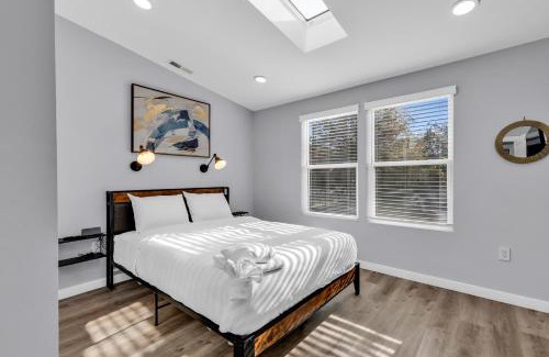 Villa Heights House | Spacious House in Charlotte